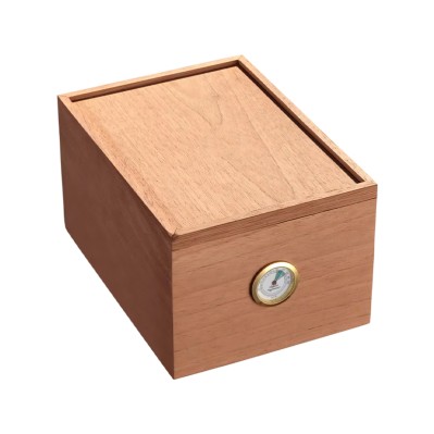 Portable Cedar Wood Cigar Humidor Mirror Finish Classic Design Portable Cedar Wood Cigar Humidor Mirror Finish Classic Design
